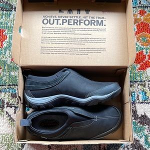 Brand new in box Merrel Dewbrook Moccasins Waterproof Shoes size 8